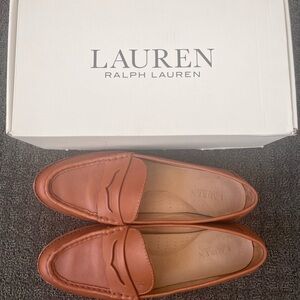 Women’s Lauren Ralph Lauren Wynnie polo tan leather loafers size 9.